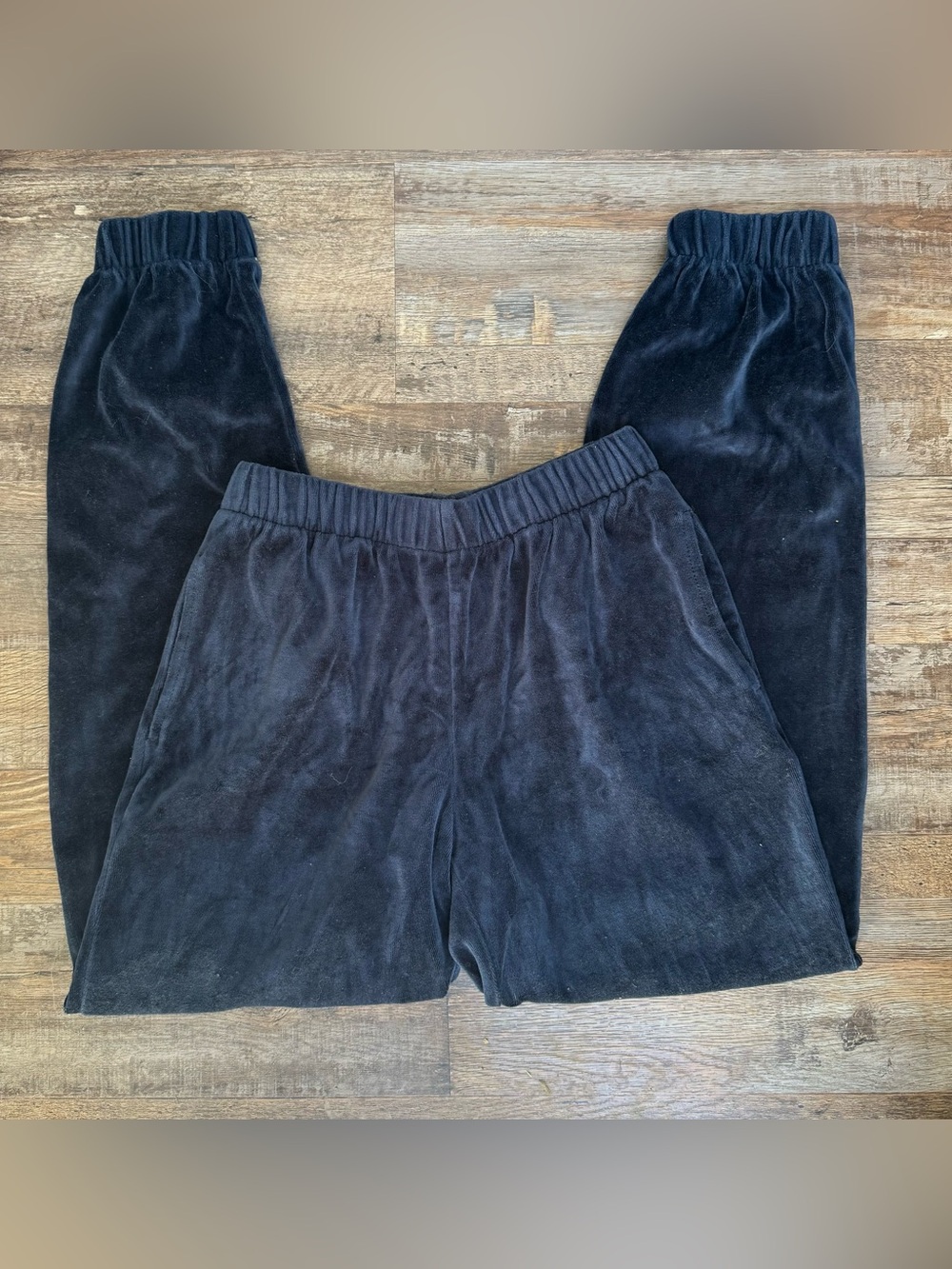Brandy Melville Black Velour Jogger Pants